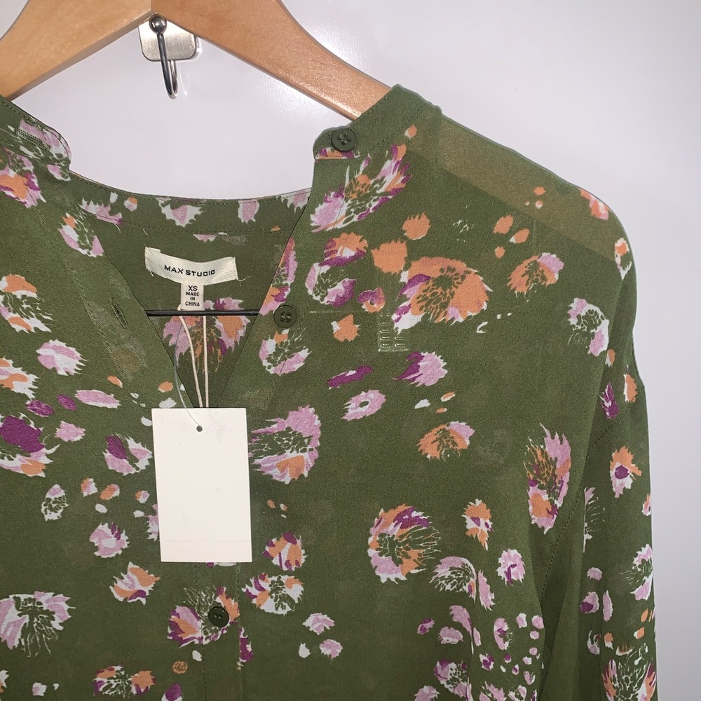 Max Studio Print Ruffle Back Chiffon Top - Picture 5 of 5